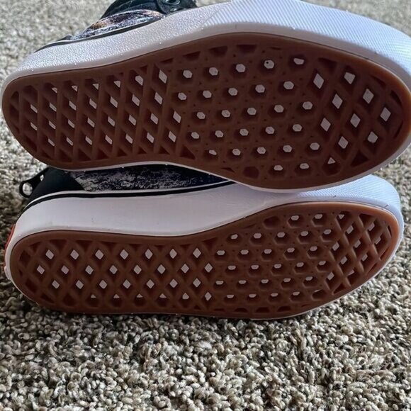 NWT Boys High Top Vans Discovery ProjectCat Tigers - Picture 8 of 8